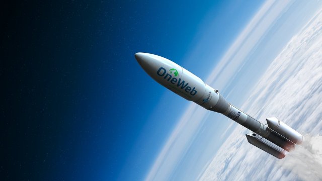Airbus and OneWeb team up to put 5G on planes