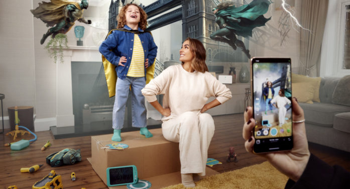 <strong>EE INSPIRES NEXT GENERATION OF FILM STARS WITH INNOVATIVE AUGMENTED REALITY FILM SETS DESIGNED TO TRANSFORM AT HOME PERFORMANCES</strong>